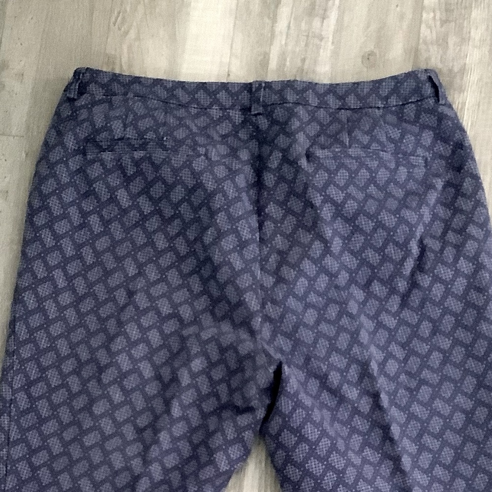 Chico's "So Slimming Juliet" pants with a blue diamond pattern - Picture 6 of 8